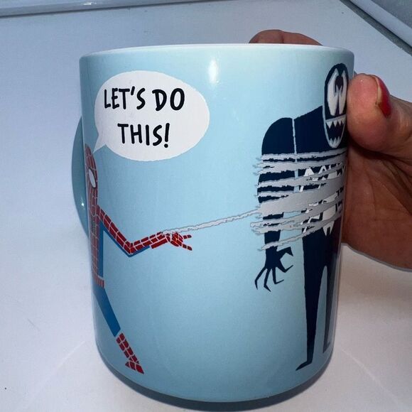 Marvel Spider-Men vs Venom 20 oz coffee mug - Picture 9 of 9